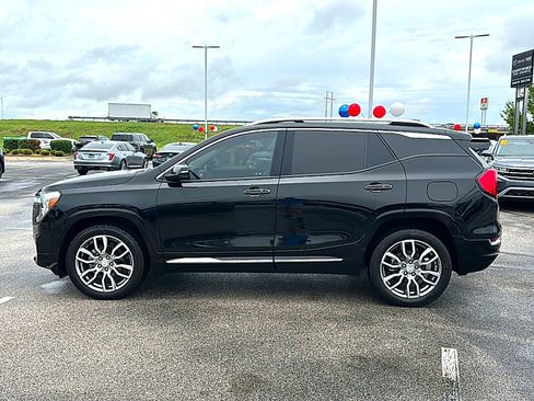 Used 2022 GMC Terrain Denali w/ Denali Premium Package AWD/4WD image 5