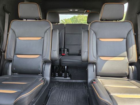 Used 2022 GMC Yukon AT4 AWD/4WD image 12