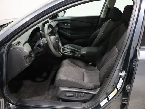 Used 2023 Honda Accord EX image 11