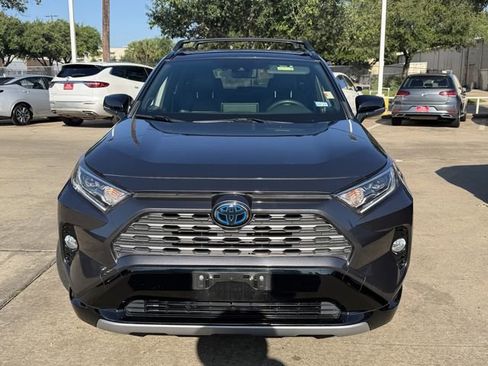 Used 2019 Toyota RAV4 XSE AWD/4WD image 2