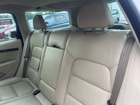 Used 2012 Volvo XC70 3.2 FWD image 11