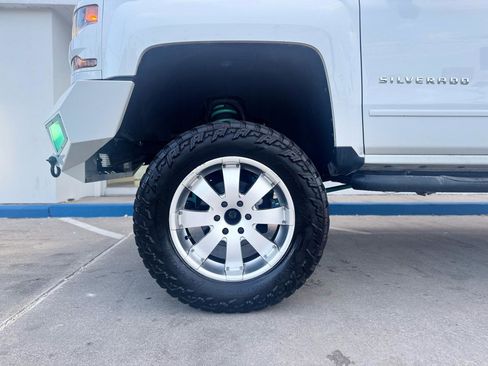 Used 2018 Chevrolet Silverado 1500 LT w/ Trailering Package AWD/4WD image 28