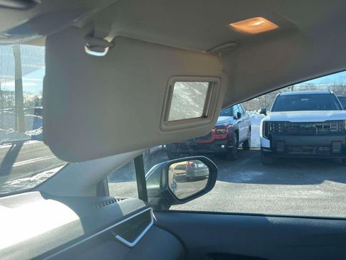 Used 2022 Toyota Corolla LE image 30