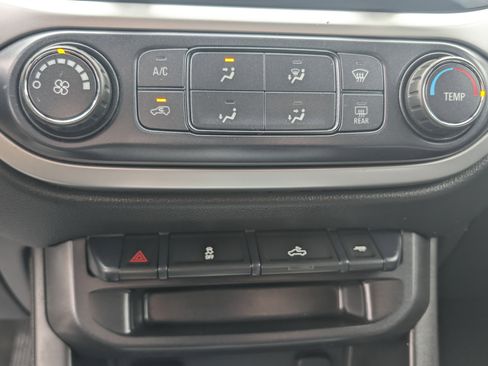 Used 2021 Chevrolet Colorado LT w/ LT Convenience Package AWD/4WD image 18