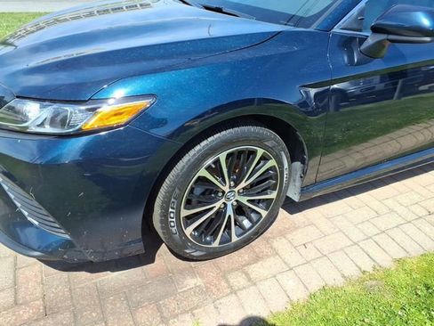 Certified 2019 Toyota Camry SE FWD image 4
