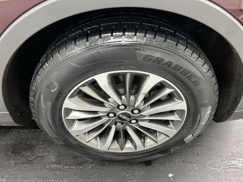 Used 2022 Lincoln Nautilus AWD w/ Premium Package image 8