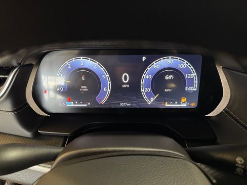 Used 2025 Jeep Grand Cherokee L Altitude AWD/4WD image 16