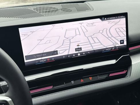 Certified 2025 BMW 530i xDrive w/ M Sport Package image 34