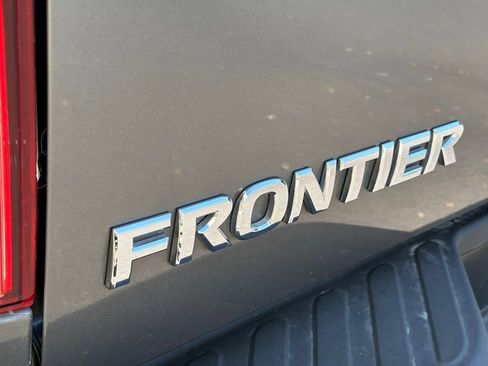 Used 2019 Nissan Frontier SV image 8