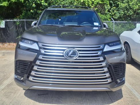 Used 2024 Lexus LX 600 4WD w/ Luxury Package image 3
