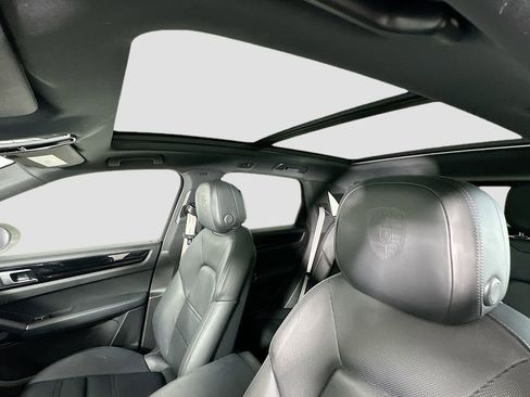 Certified 2022 Porsche Cayenne AWD/4WD image 14