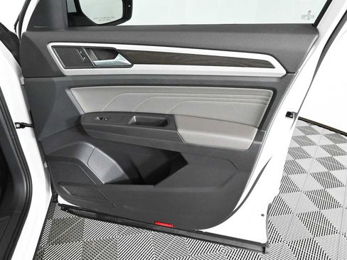 Used 2023 Volkswagen Atlas SE FWD image 10