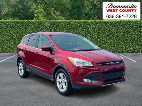 Used 2015 Ford Escape SE FWD image 1