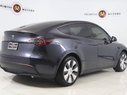 Used 2024 Tesla Model Y Long Range RWD image 3