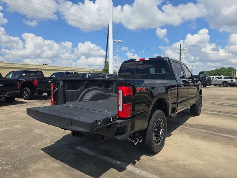 Used 2025 Ford F250 Platinum w/ FX4 Off-Road Package AWD/4WD image 55