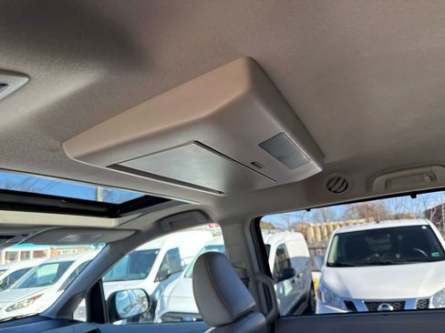 Used 2012 Toyota Sienna Limited image 54