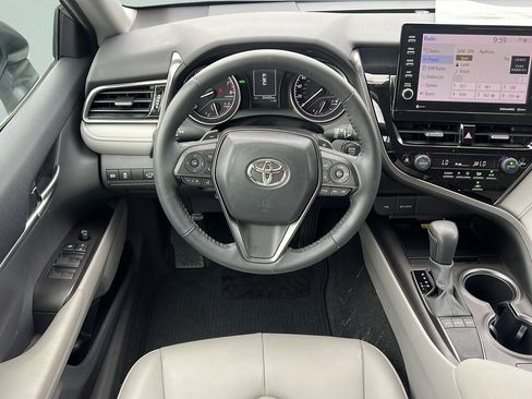 Used 2024 Toyota Camry SE w/ Cold Weather Package FWD image 11