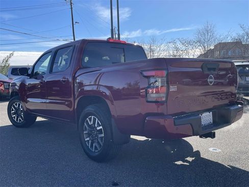 Used 2024 Nissan Frontier SL w/ Technology Package image 5