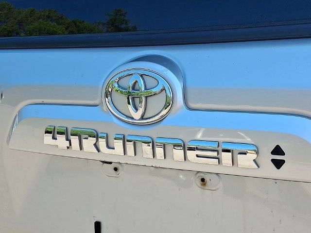 Used 2022 Toyota 4Runner SR5 AWD/4WD image 32
