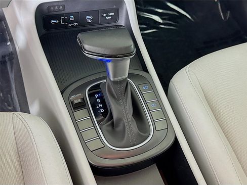 Certified 2024 Hyundai Kona SEL FWD image 17