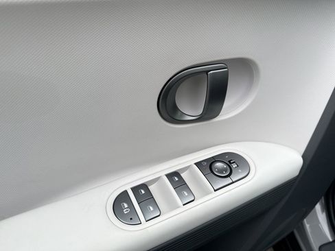 New 2026 Hyundai Ioniq 5 SEL image 15