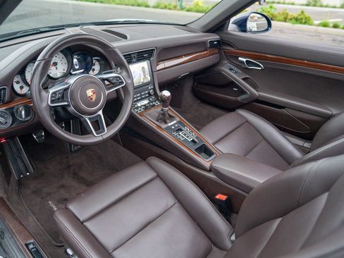 Used 2017 Porsche 911 Carrera S image 4