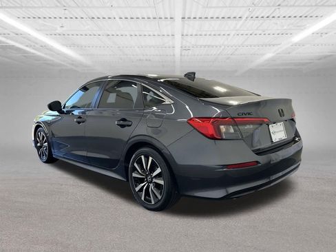 Used 2023 Honda Civic EX image 3