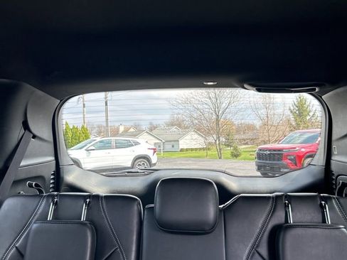 Used 2025 Chrysler Pacifica Select image 49