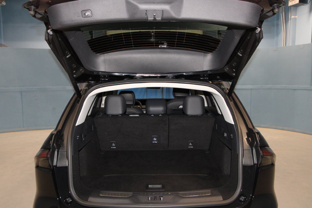 Used 2024 Lincoln Nautilus Premier AWD/4WD image 40