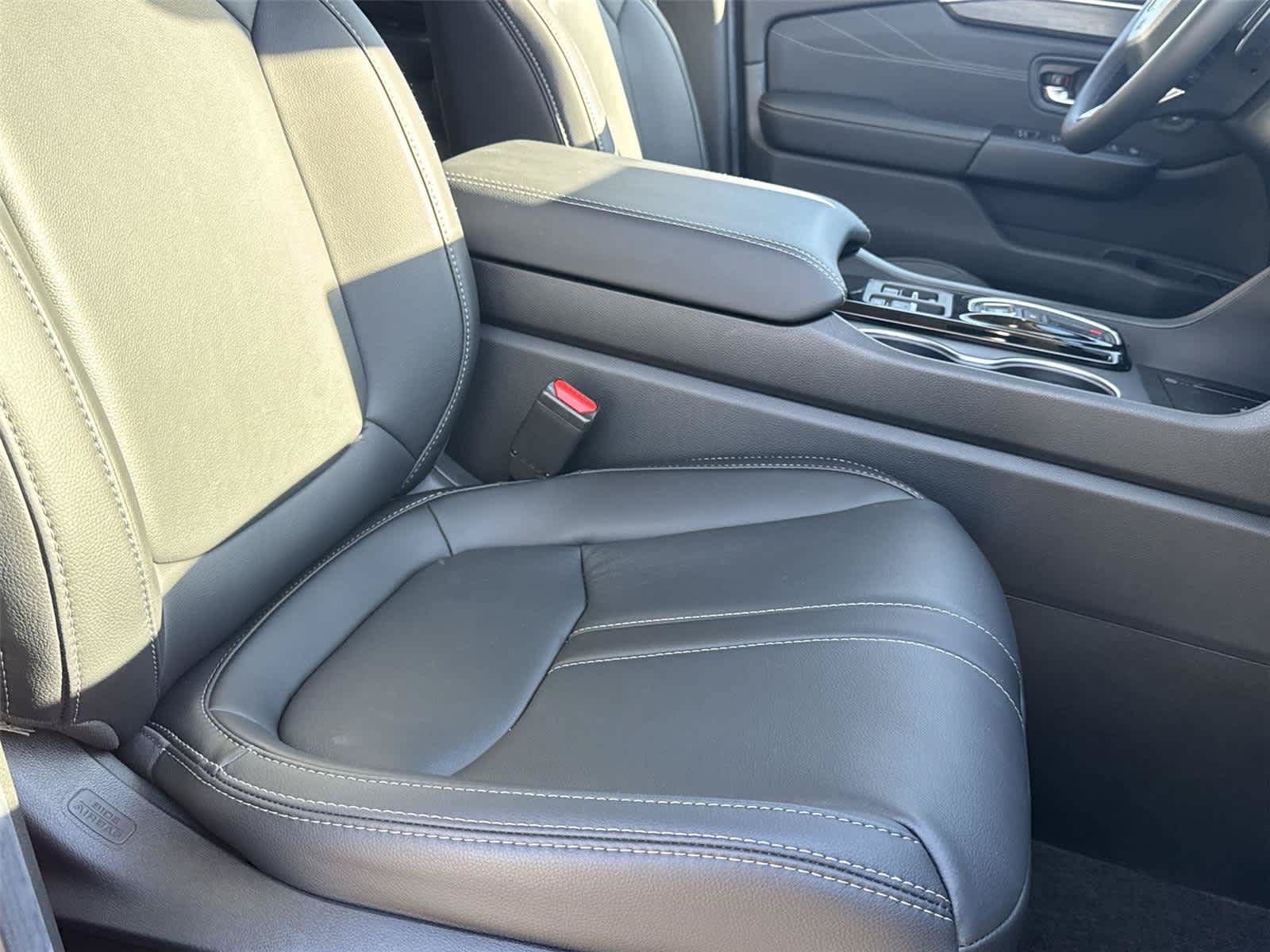 Used 2026 Honda Pilot image 16