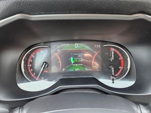 Used 2025 Toyota RAV4 XLE AWD/4WD image 24