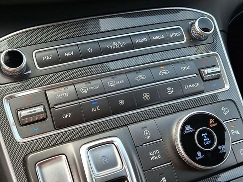 Used 2022 Hyundai Santa Fe Limited AWD/4WD image 18