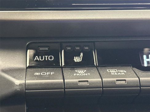 Certified 2025 Toyota Camry SE image 8