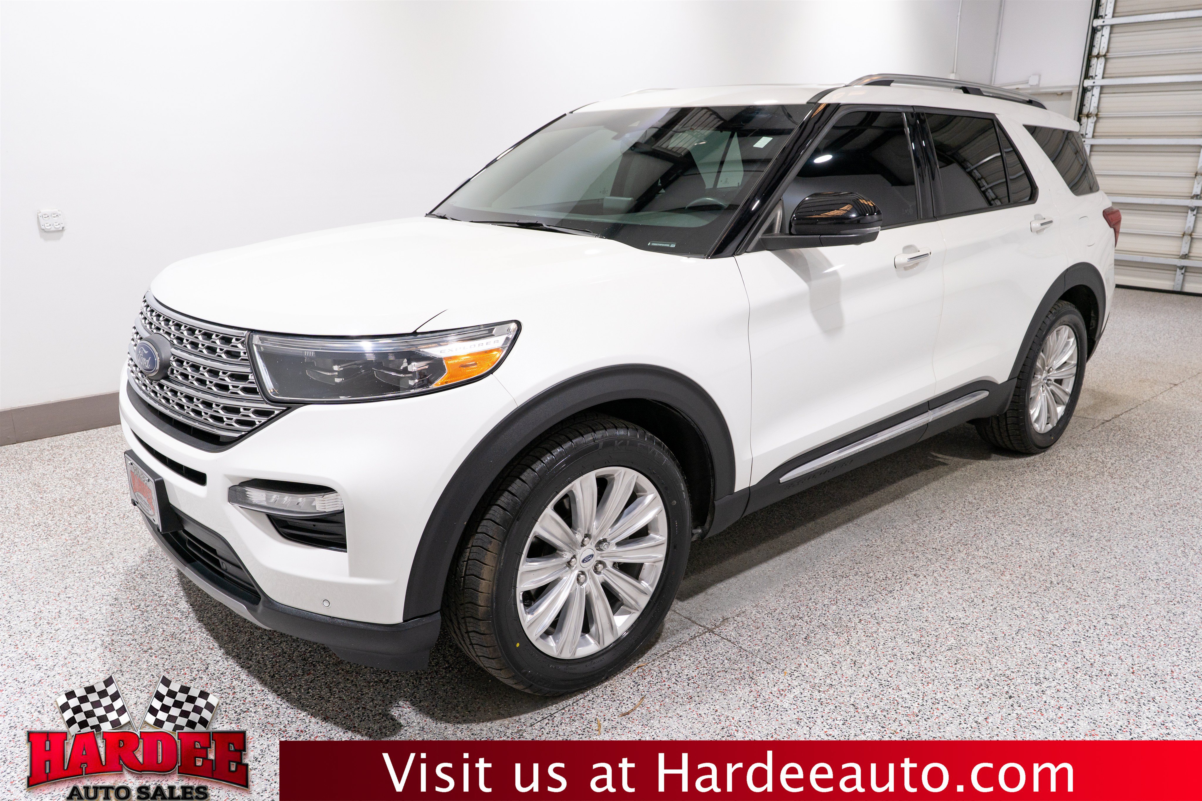Used 2023 Ford Explorer Limited w/ Limited Technology Package RWD image 2