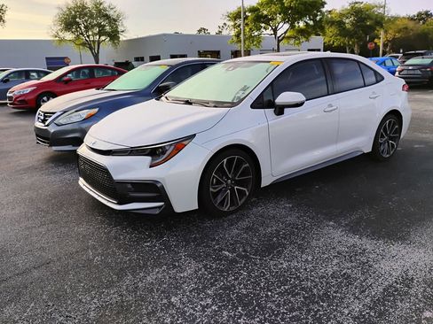 Used 2020 Toyota Corolla SE w/ SE Premium Package image 7
