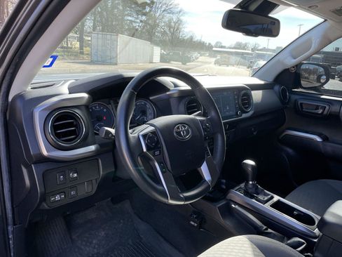 Used 2021 Toyota Tacoma SR5 image 12