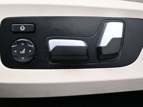 Used 2022 BMW X5 sDrive40i w/ M Sport Package RWD image 11