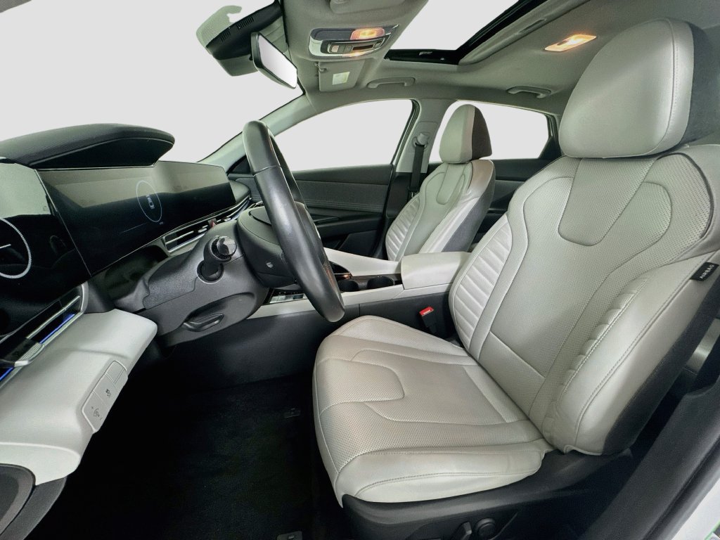 Used 2024 Hyundai Elantra Limited FWD image 11