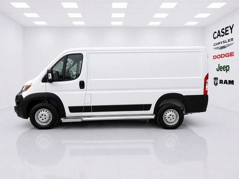 Used 2025 RAM ProMaster 2500 w/ U-Haul Equipment Group FWD image 13