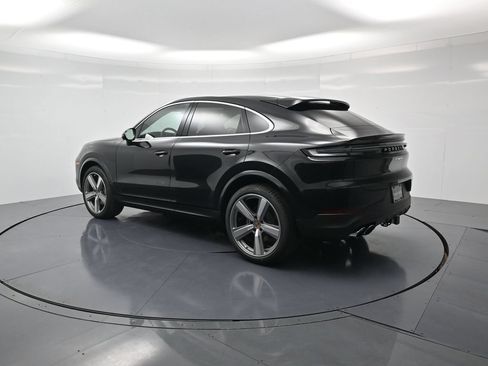 Certified 2026 Porsche Cayenne Coupe AWD/4WD image 3