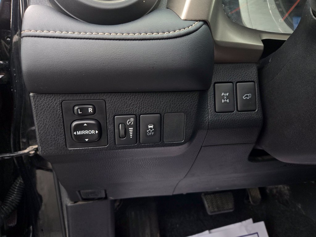 Used 2013 Toyota RAV4 Limited AWD/4WD image 13