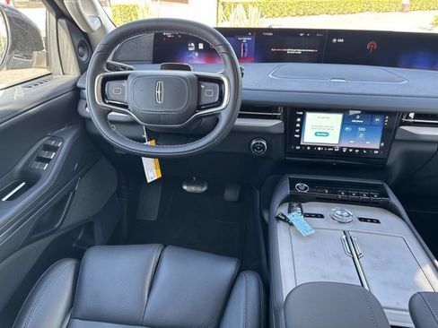 New 2026 Lincoln Navigator L Reserve AWD/4WD image 26