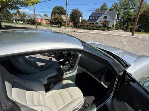 Used 2006 Chevrolet Corvette Coupe w/ Preferred Equipment Group RWD image 20