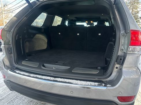 Used 2018 Jeep Grand Cherokee Limited image 15
