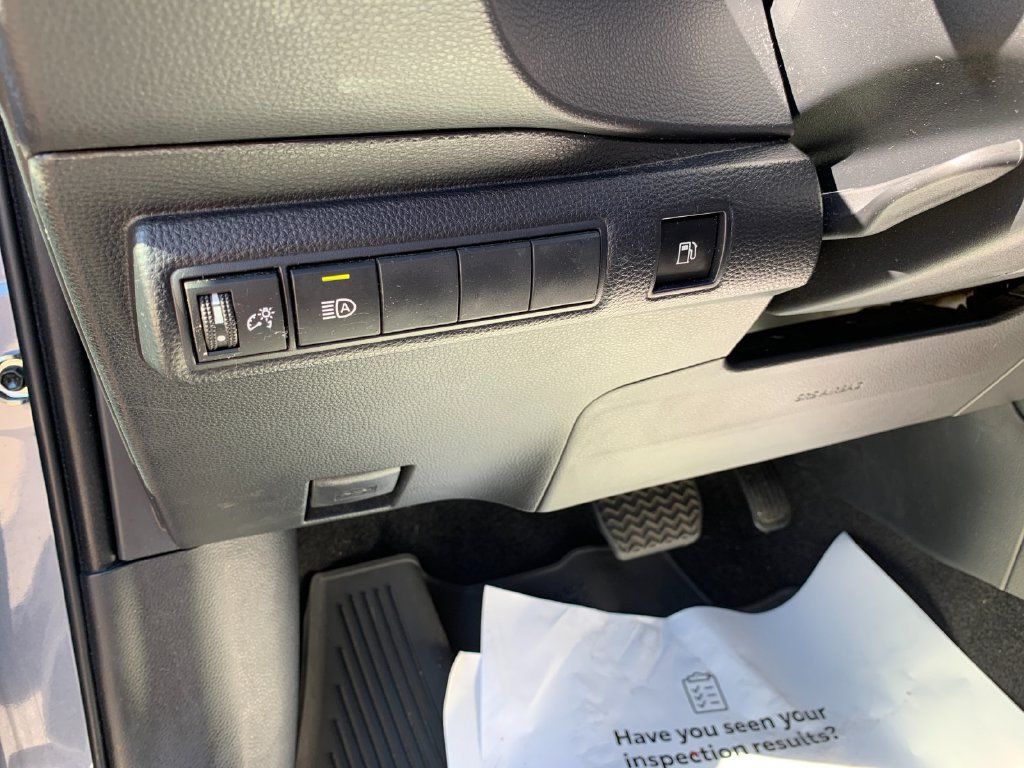 Used 2024 Toyota Corolla LE FWD image 30