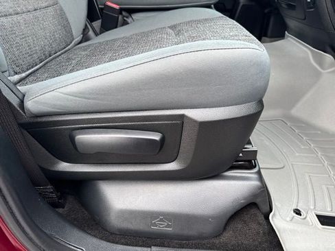 Used 2018 RAM 1500 Big Horn AWD/4WD image 29