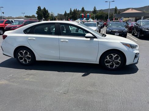 Used 2020 Kia Forte LXS FWD image 4