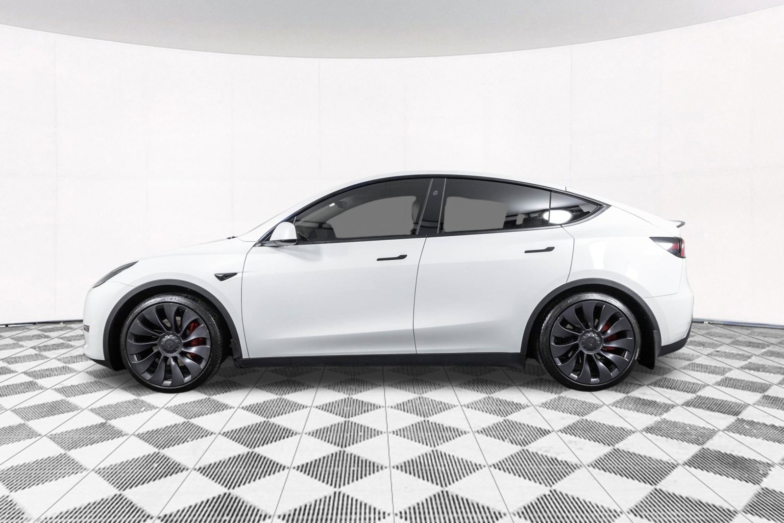 Used 2024 Tesla Model Y Performance AWD/4WD image 15