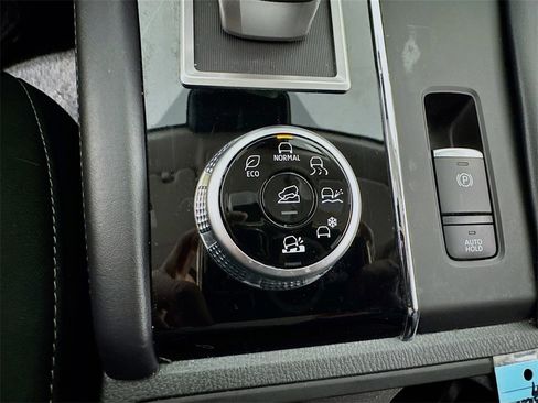 Used 2023 Mitsubishi Outlander ES image 18