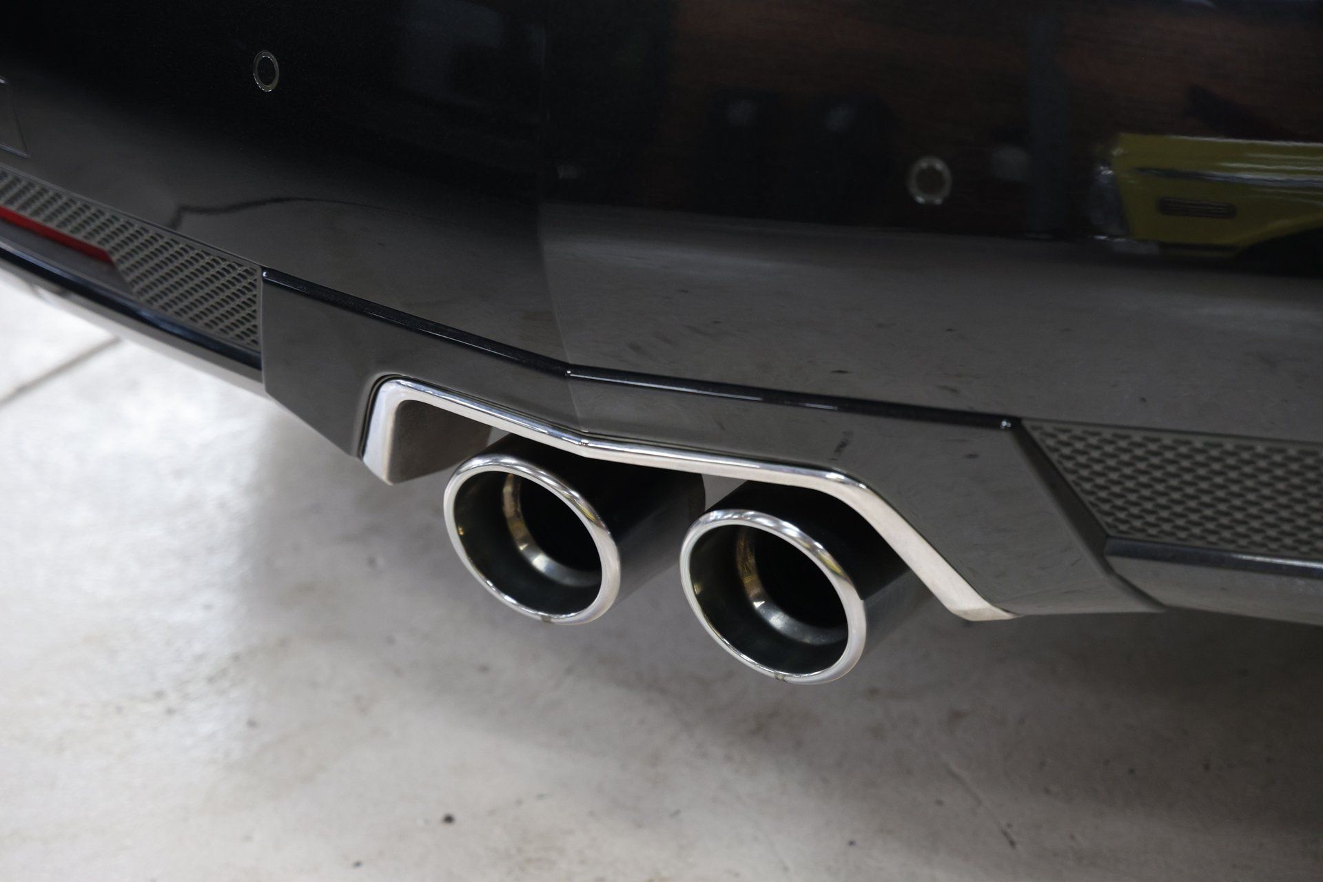Used 2014 Cadillac CTS V w/ Wood Trim Package RWD image 38